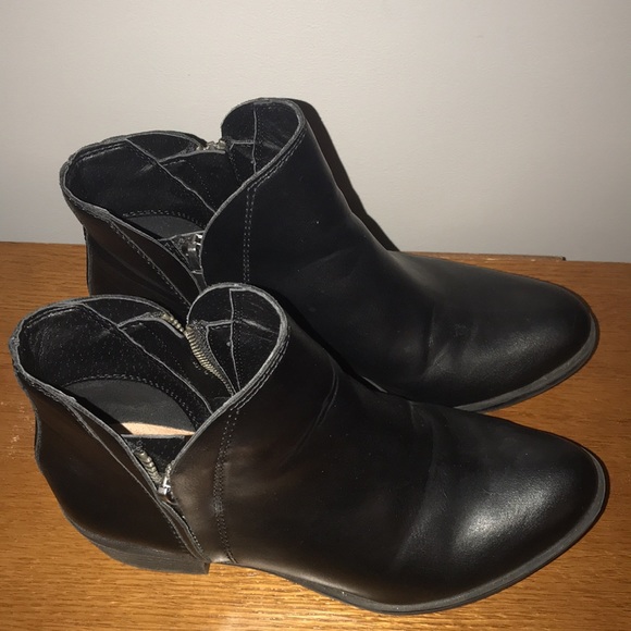 Lucky Brand Black Ankle Boot - Picture 2 of 5